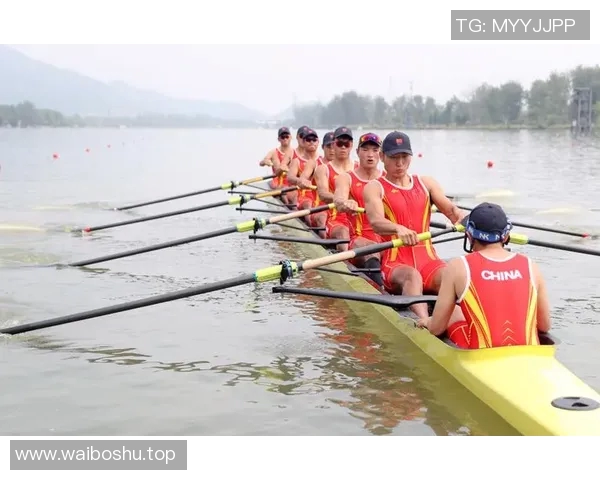 中国赛艇男队八人艇冲金成功，历史首次