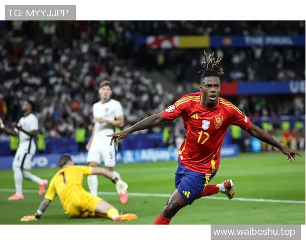 欧洲杯荣获月度最佳球员,实至名归